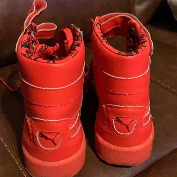Women’s Red Size 7 Pumas - Picture 3 of 4